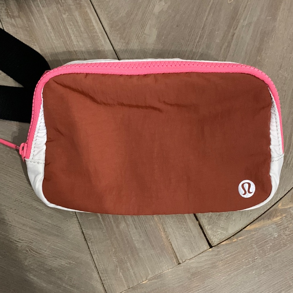 Lululemon belt bag